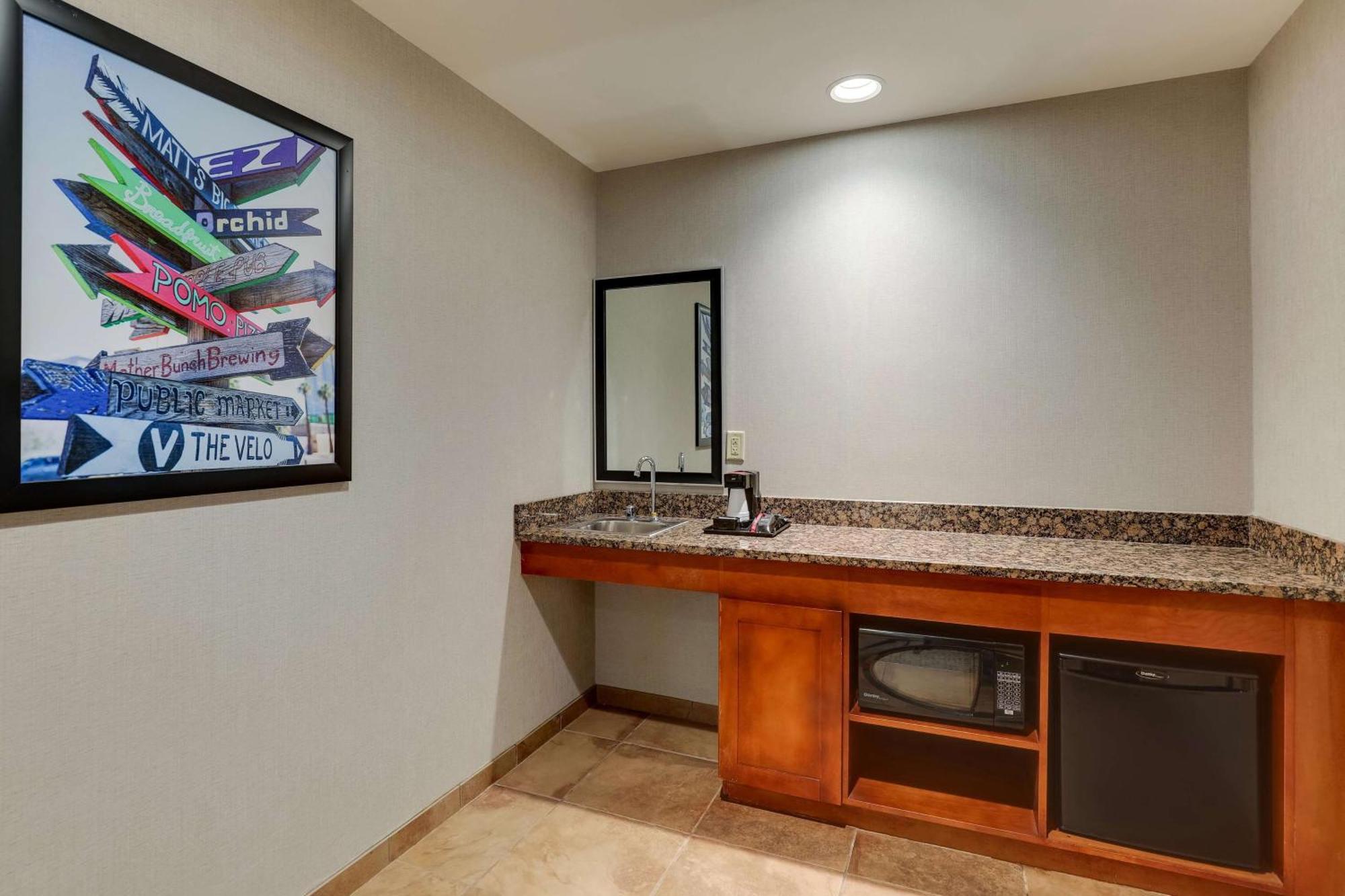 Drury Inn & Suites Phoenix Airport Zewnętrze zdjęcie